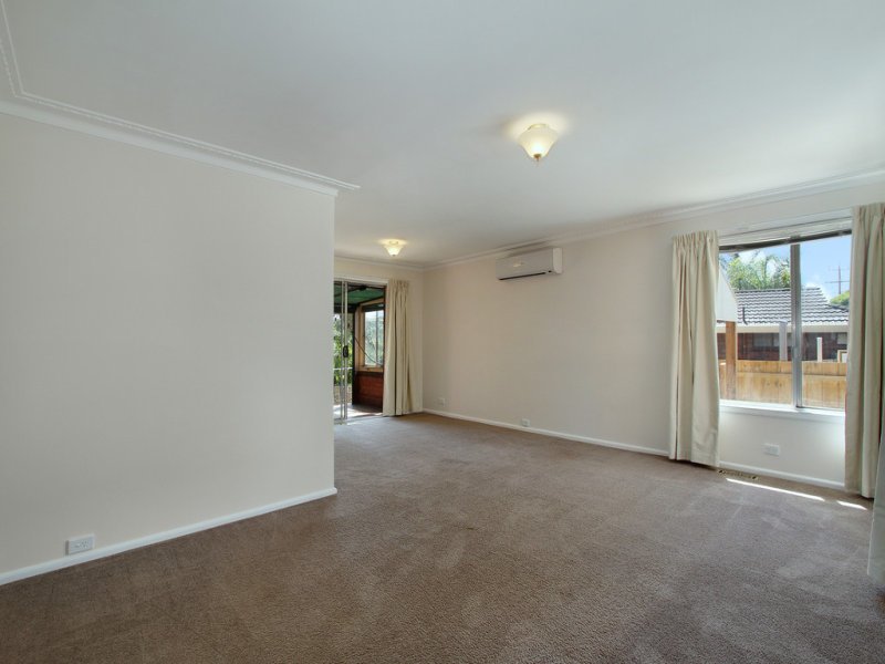 24 Meadowgate Drive, Chirnside Park image 3