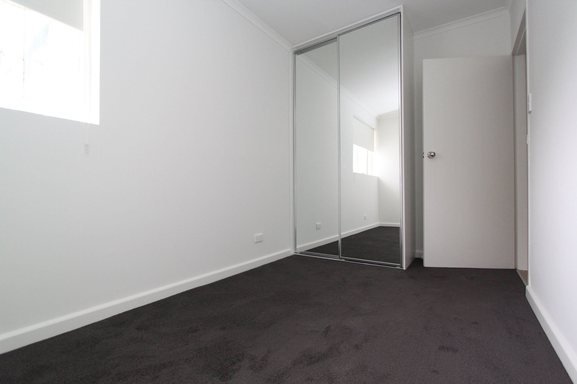 Property Gallery Thumbnail 3