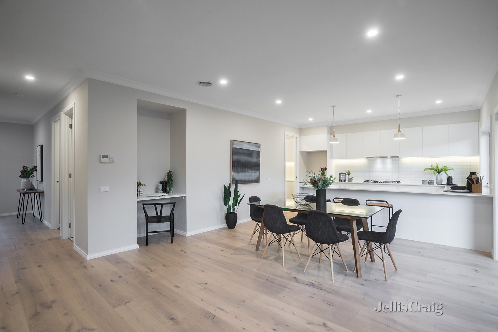 2/4 Meteor Street, Mount Waverley image 6