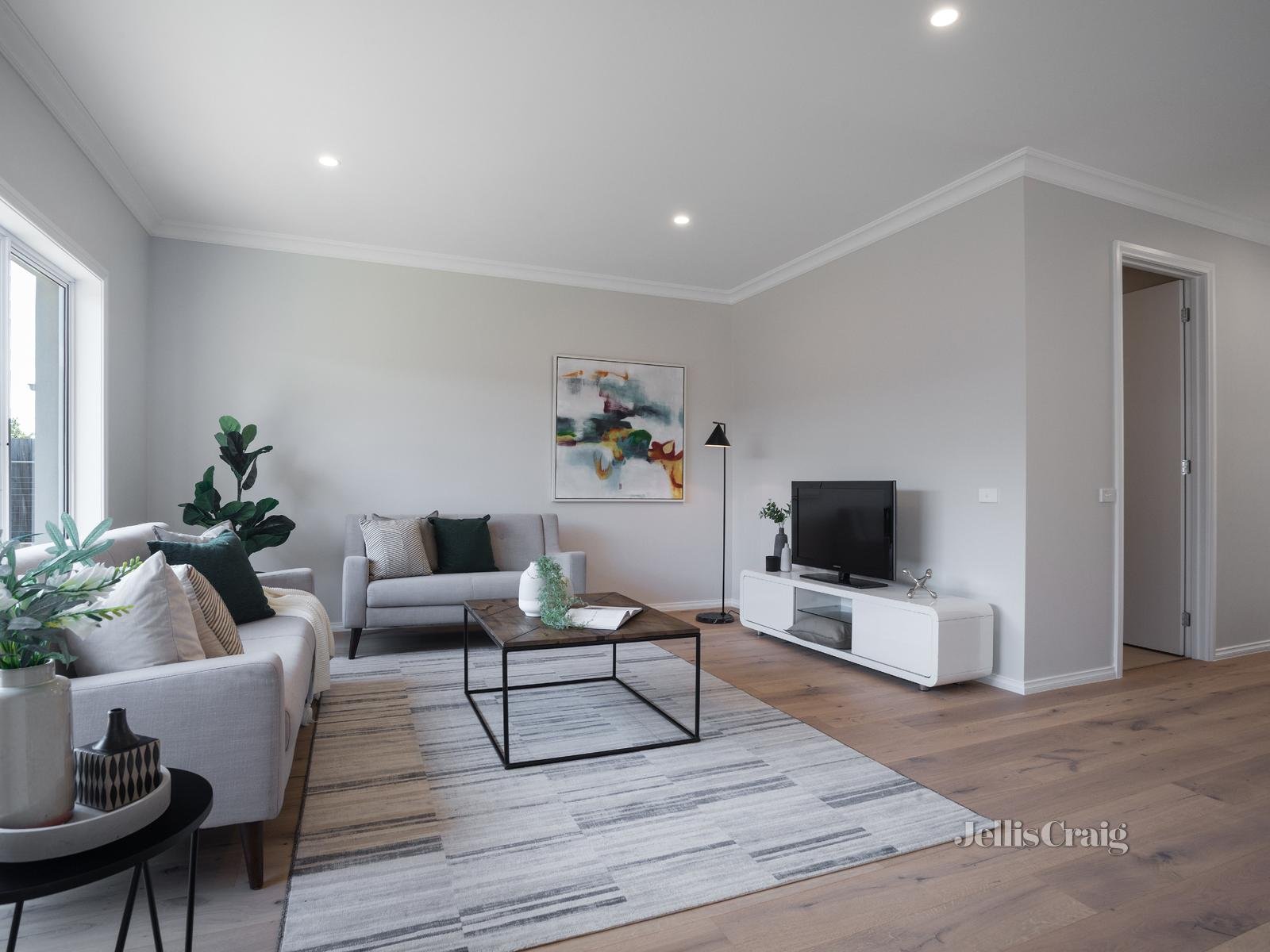 2/4 Meteor Street, Mount Waverley image 2