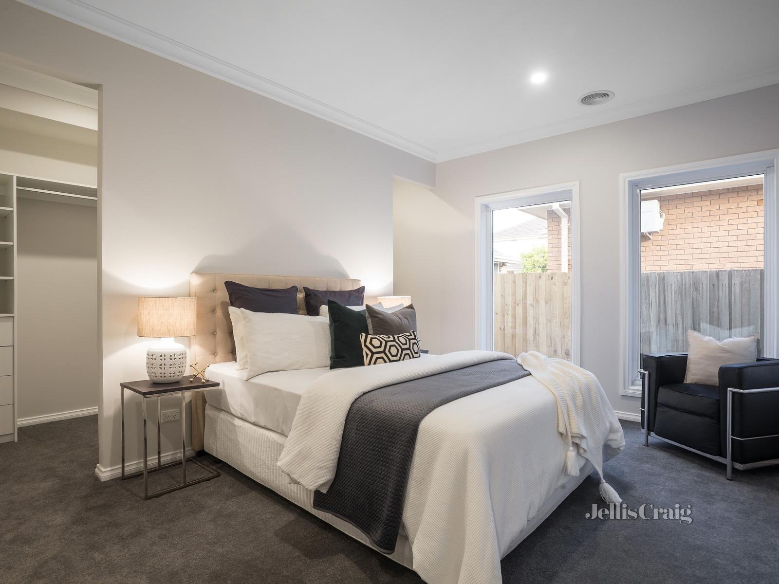 2/4 Meteor Street, Mount Waverley image 8