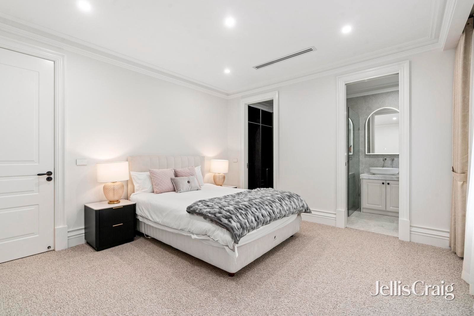 24 Mimosa Street, Glen&nbsp;Waverley image 17