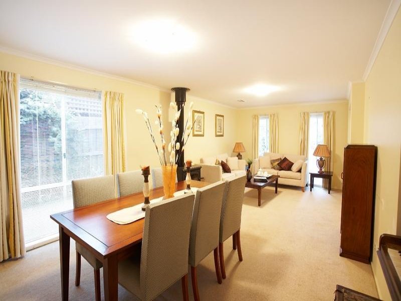 24 Monash Avenue, Balwyn image 2