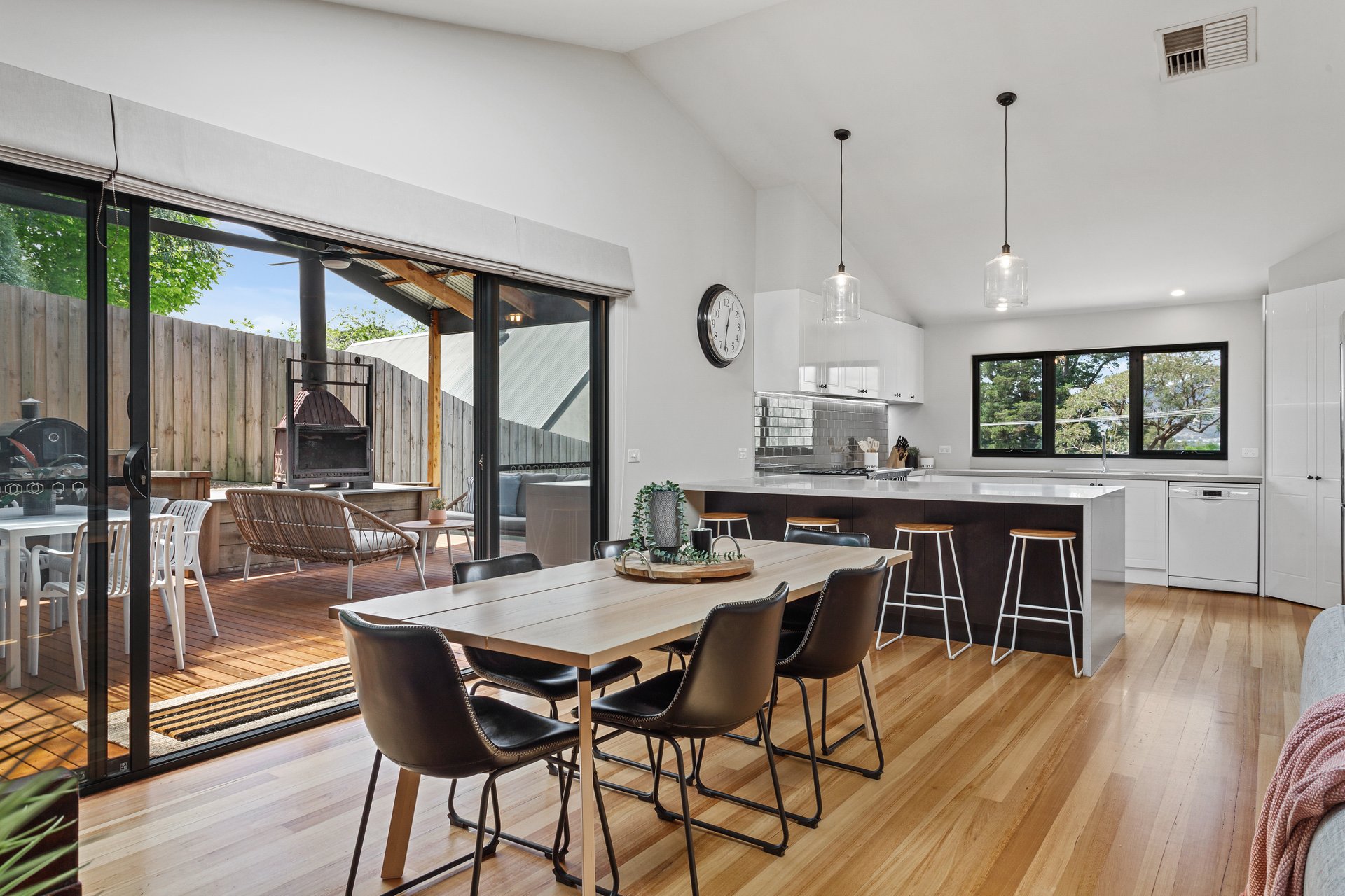 24 Moralla Avenue, Croydon image 4