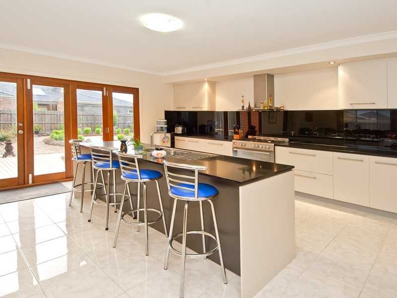 24 Morrow Crescent, Leopold image 2