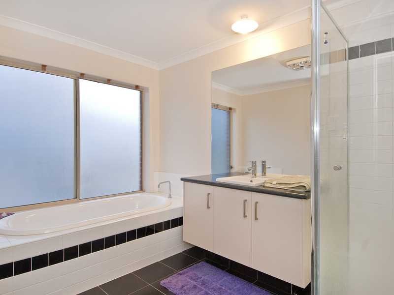24 Morrow Crescent, Leopold image 4