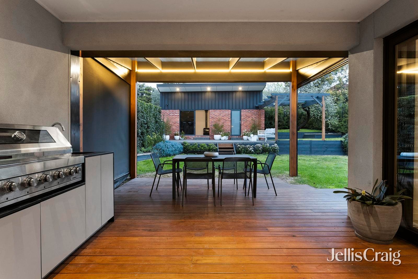 24 Mount Pleasant Road, Preston image 8