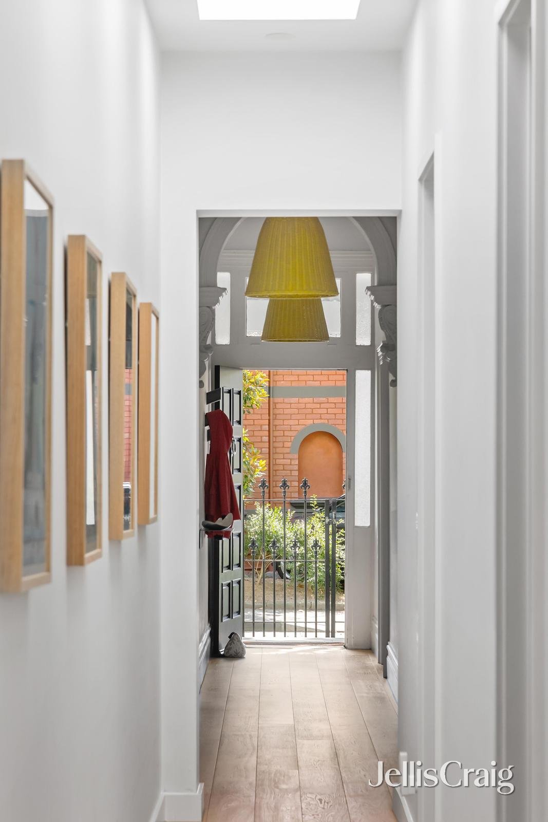 24 Mt Pleasant Grove, Armadale image 5