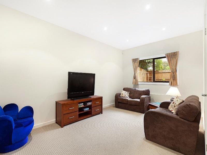 24 Naples Street, Box Hill South image 2