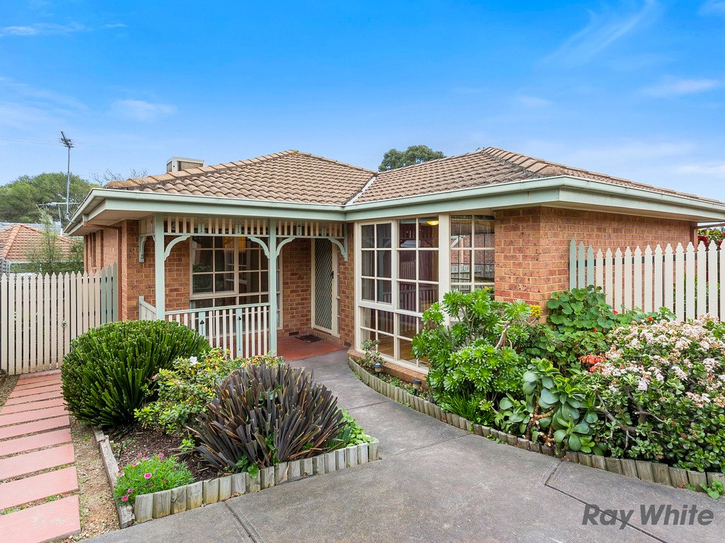2/4 Nestor Grove, Blackburn North image 1