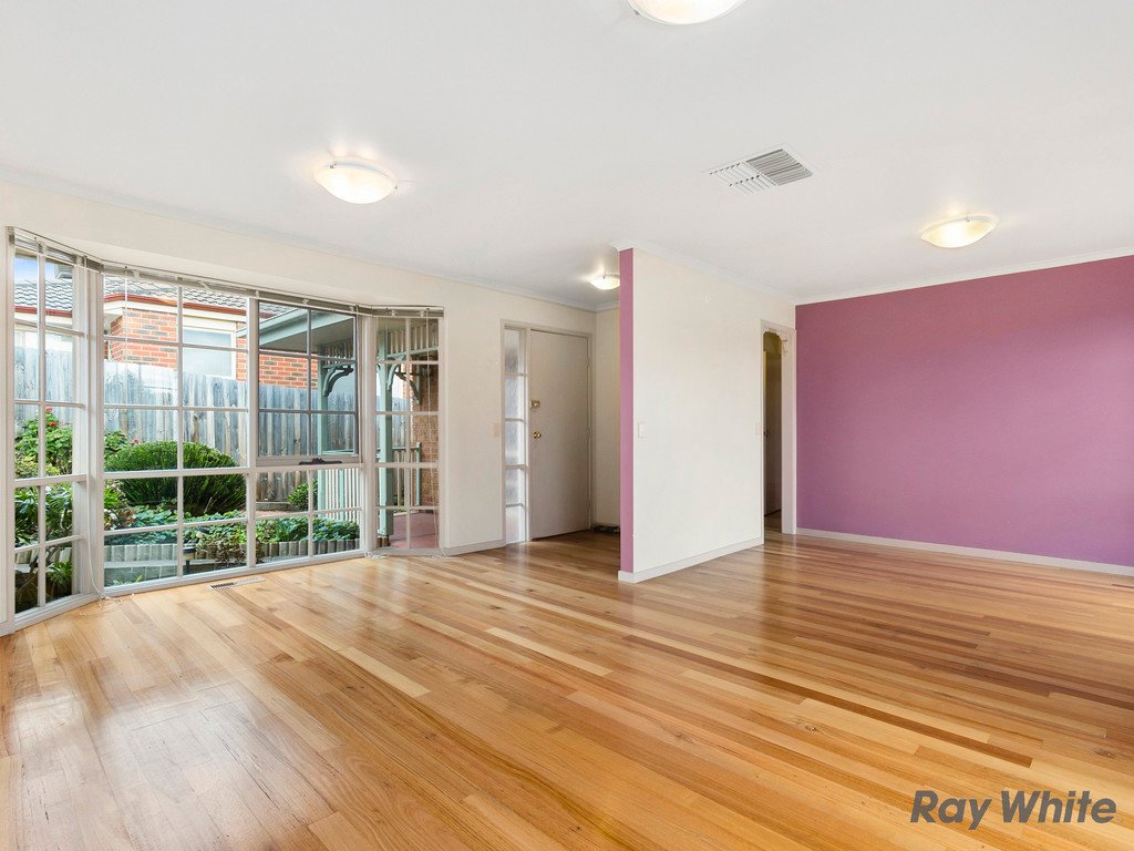 2/4 Nestor Grove, Blackburn North image 3
