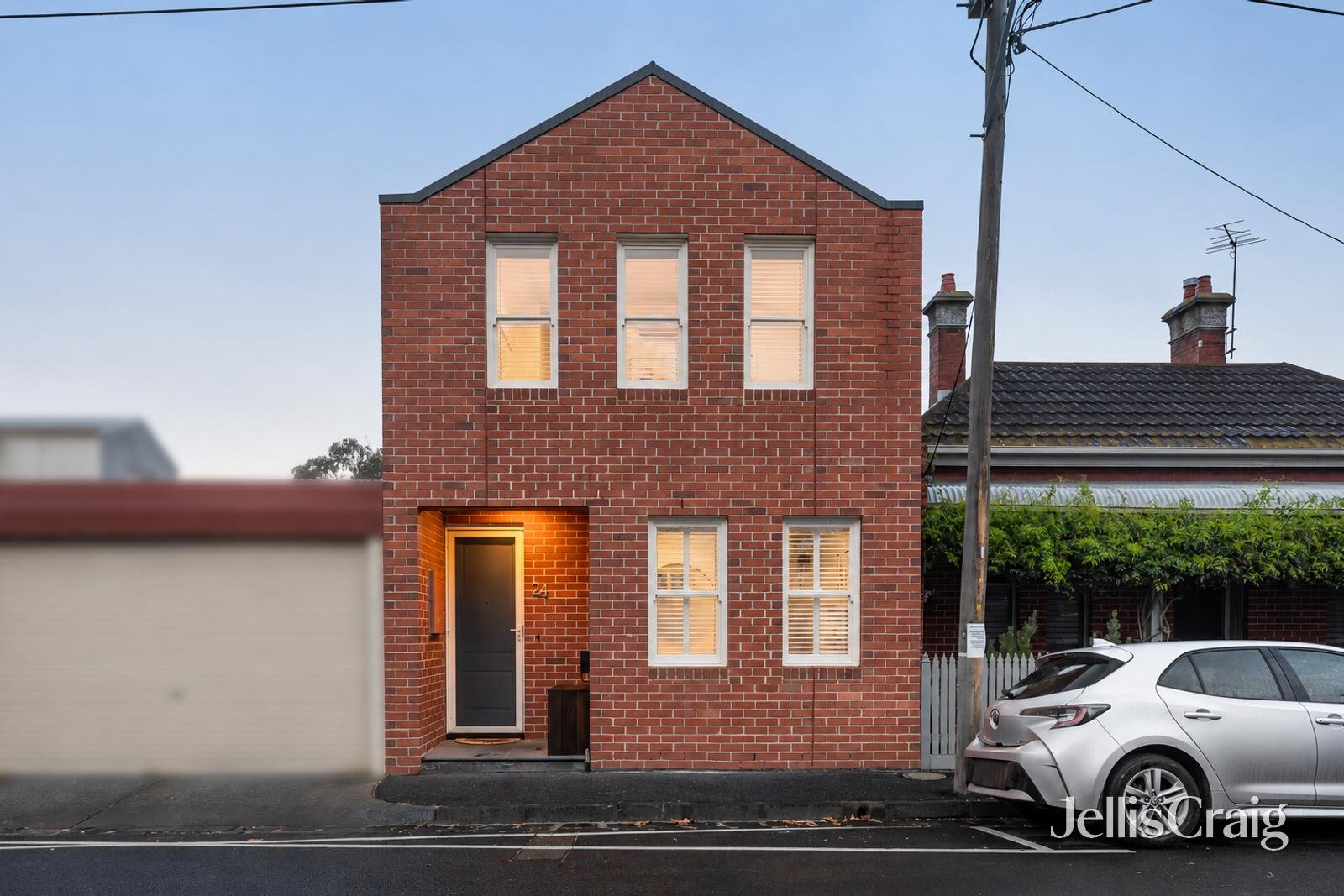 24 Neville Street, Albert&nbsp;Park image 1