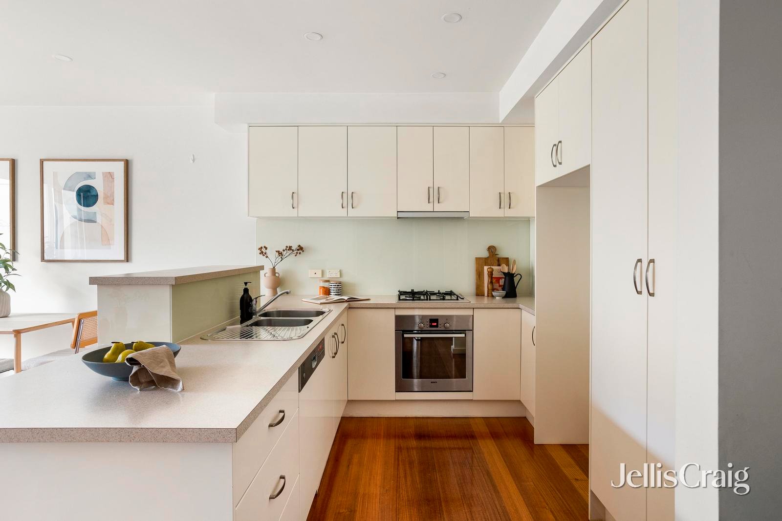 24 Neville Street, Albert&nbsp;Park image 4