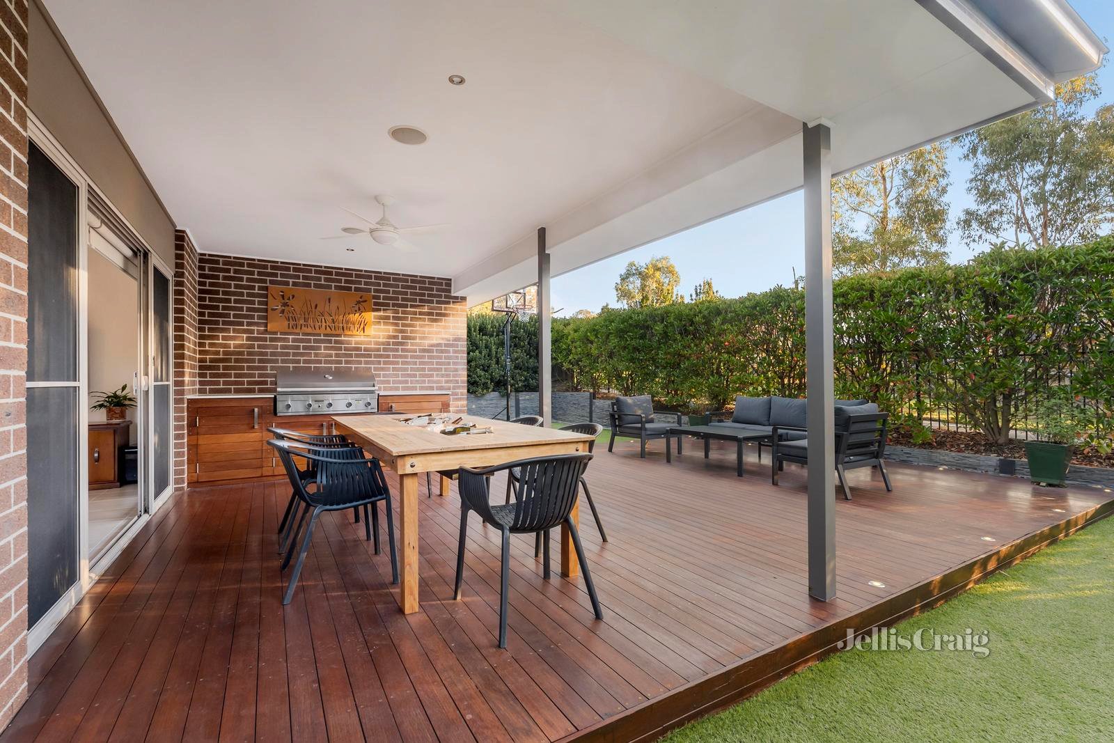 24 Norris Circuit, Croydon image 2