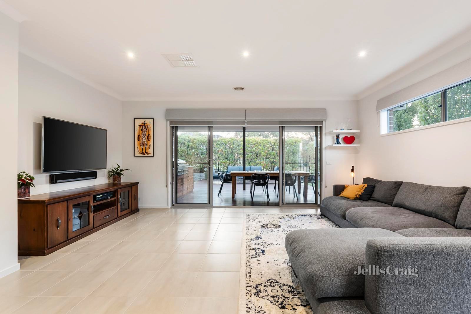 24 Norris Circuit, Croydon image 3
