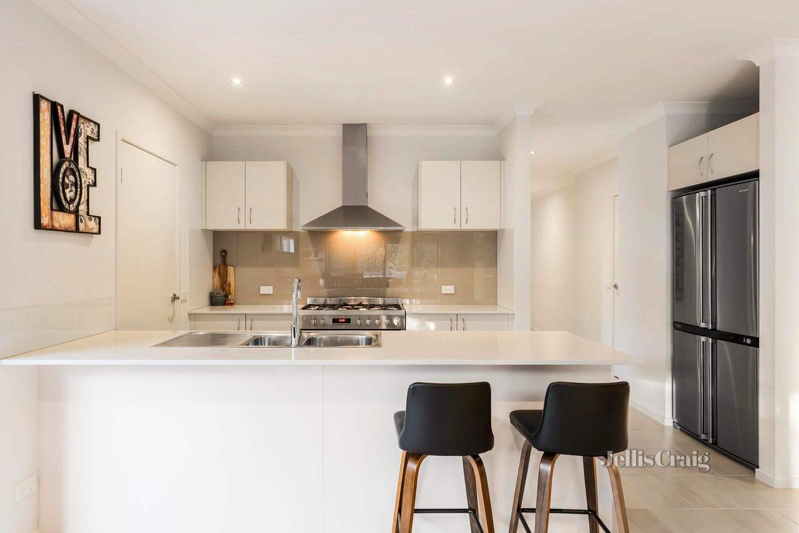 24 Norris Circuit, Croydon image 5