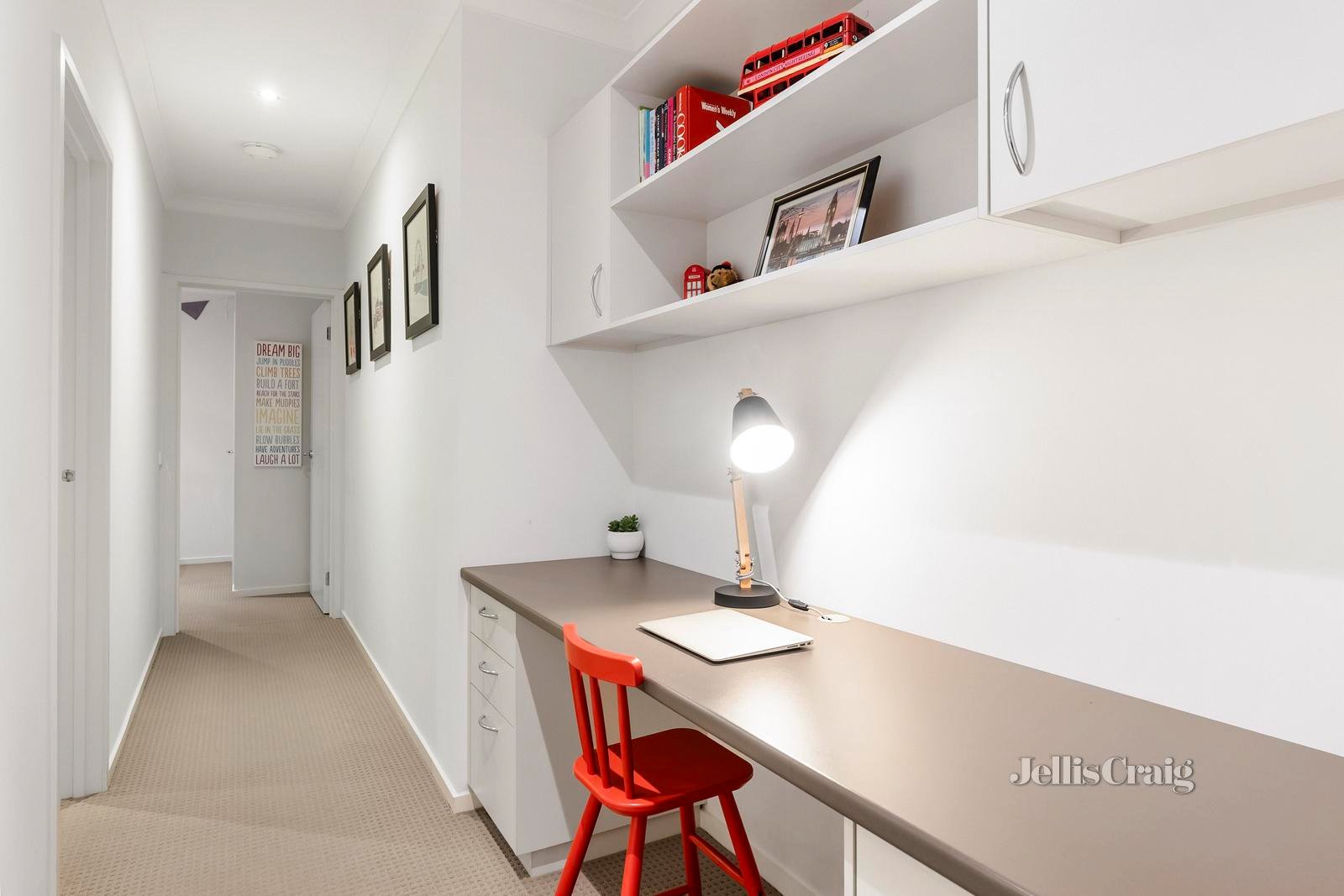 24 Norris Circuit, Croydon image 11