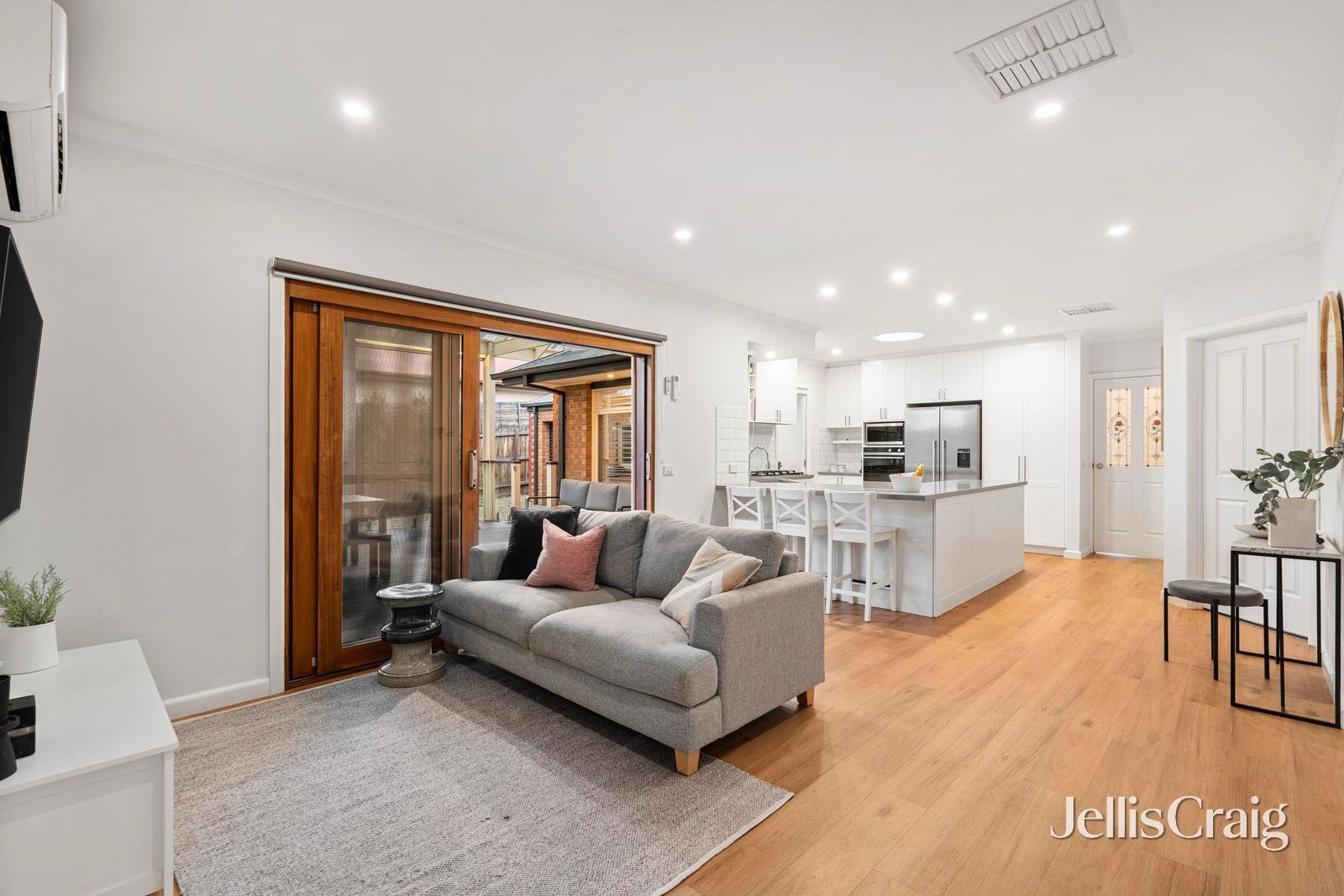 24 Oaktree Road, Croydon&nbsp;North image 7