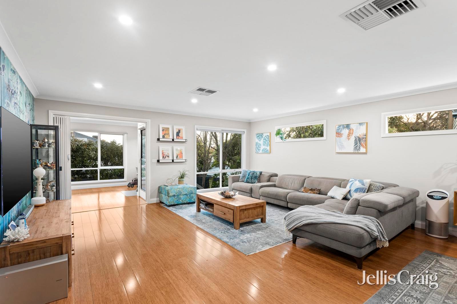 24 Olwen Street, Nunawading image 3