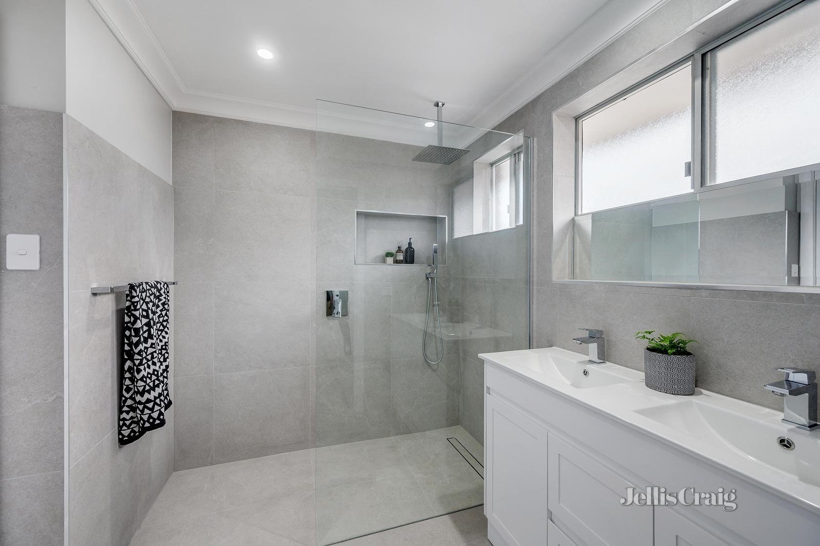 24 Outlook Drive, Camberwell image 12