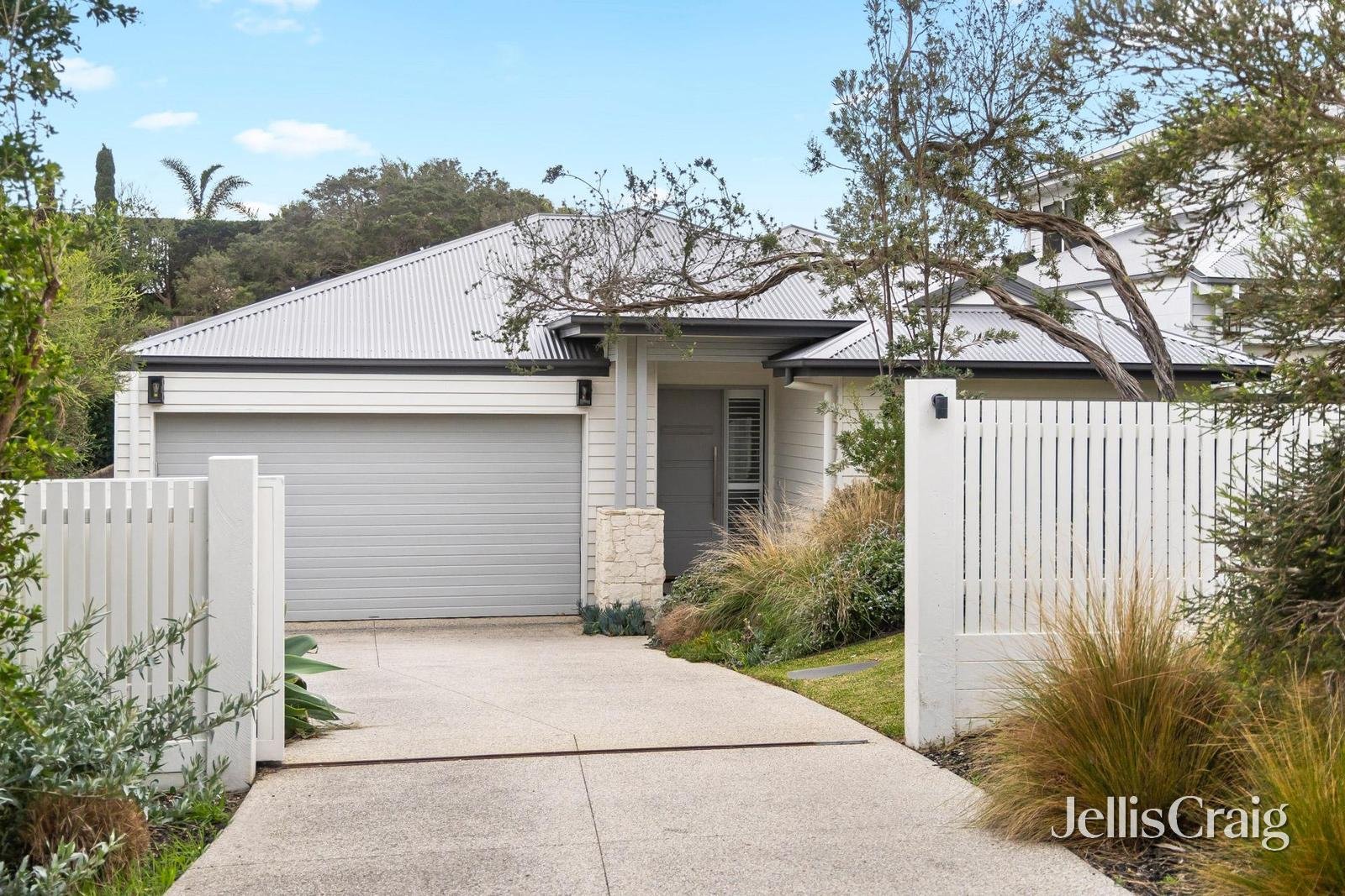 24 Oxford Road, Sorrento image 1