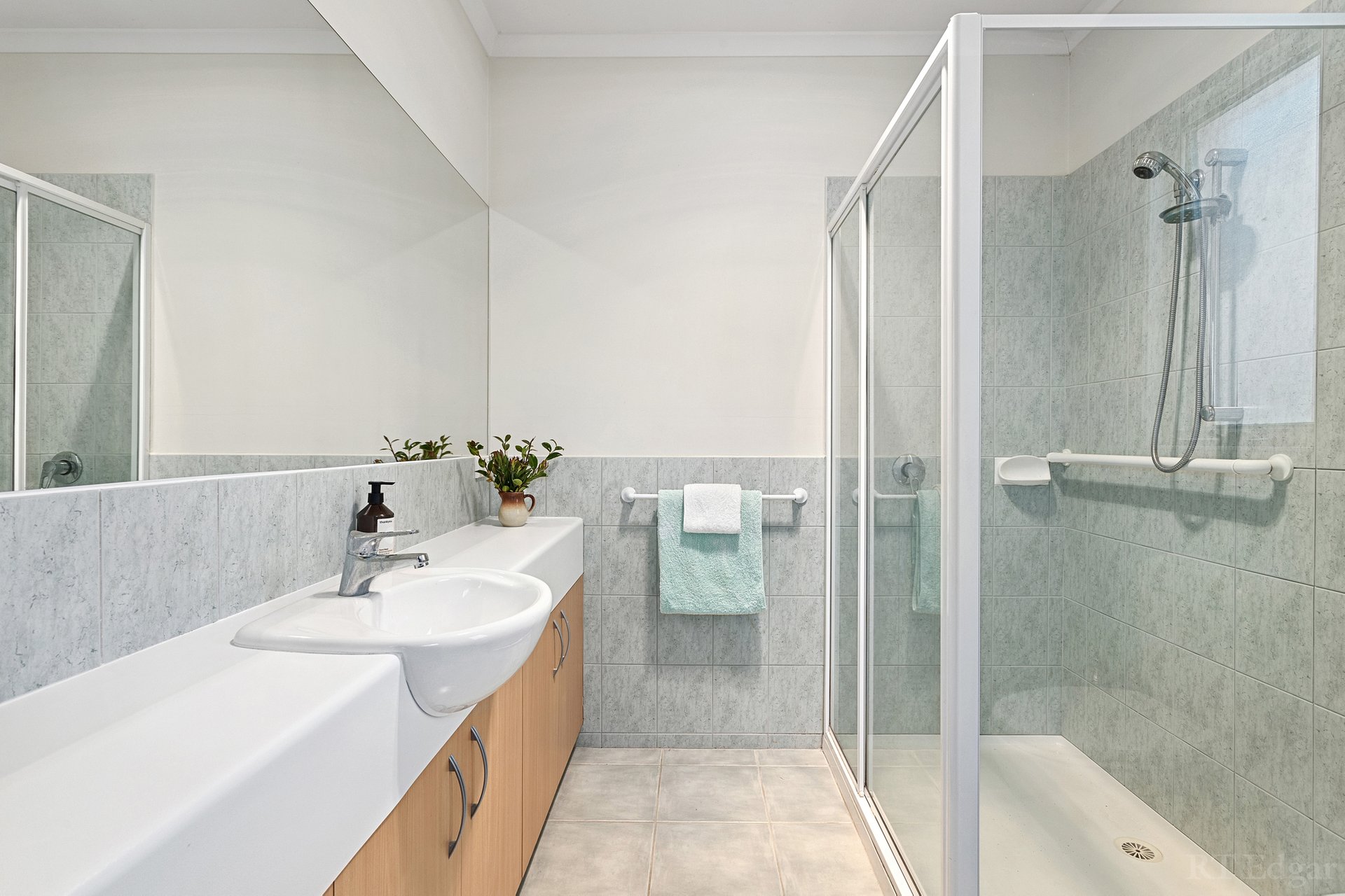 Property Gallery Thumbnail 6