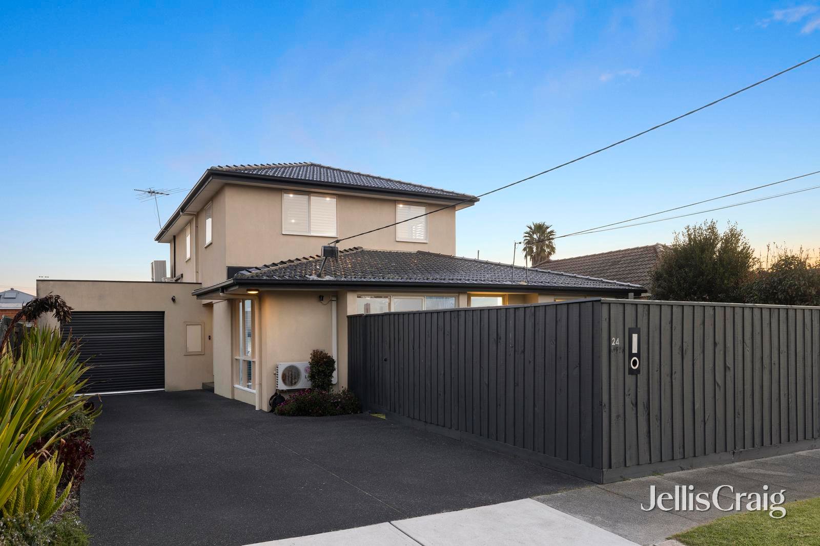 24 Pasadena Crescent, Bentleigh&nbsp;East image 1