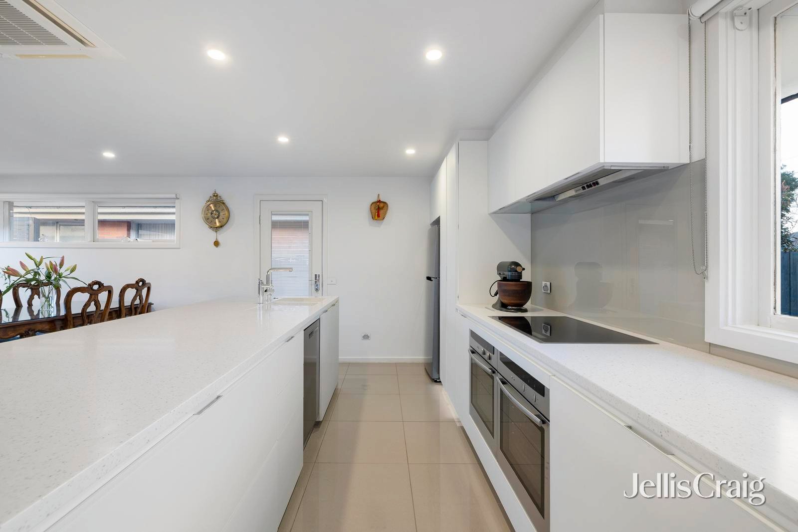 24 Pasadena Crescent, Bentleigh&nbsp;East image 5
