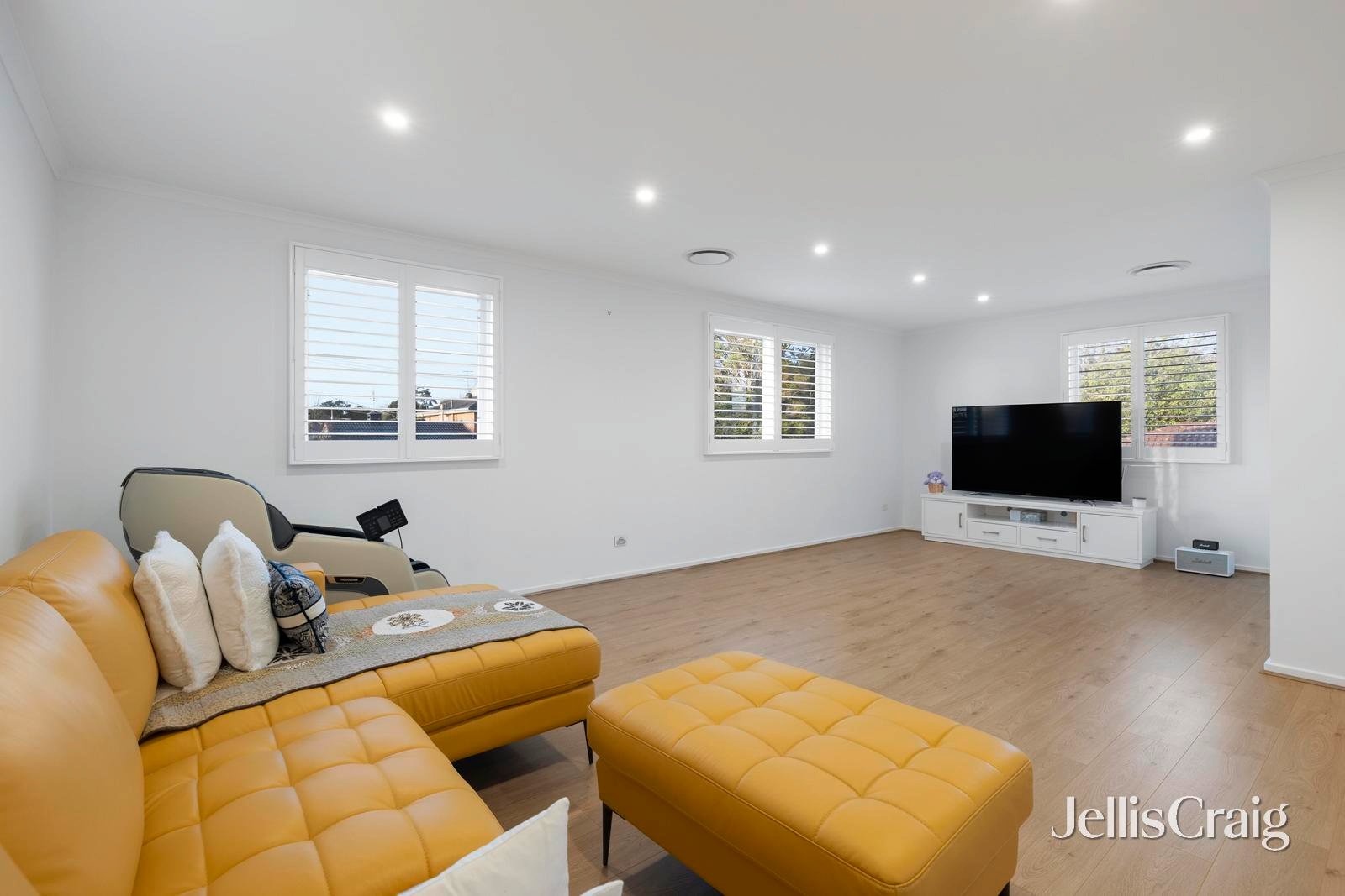 24 Pasadena Crescent, Bentleigh&nbsp;East image 8