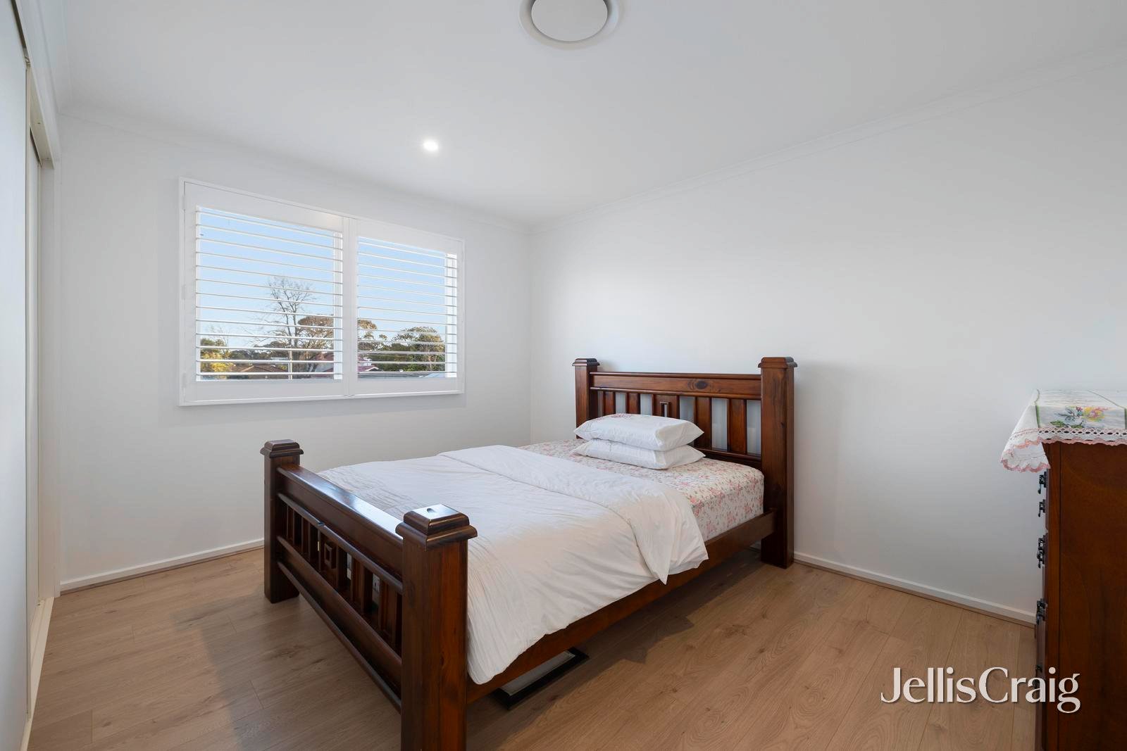 24 Pasadena Crescent, Bentleigh&nbsp;East image 12