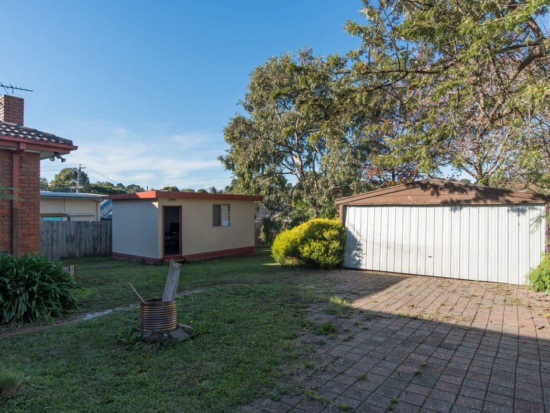 24 Pembroke Road, Mooroolbark image 16