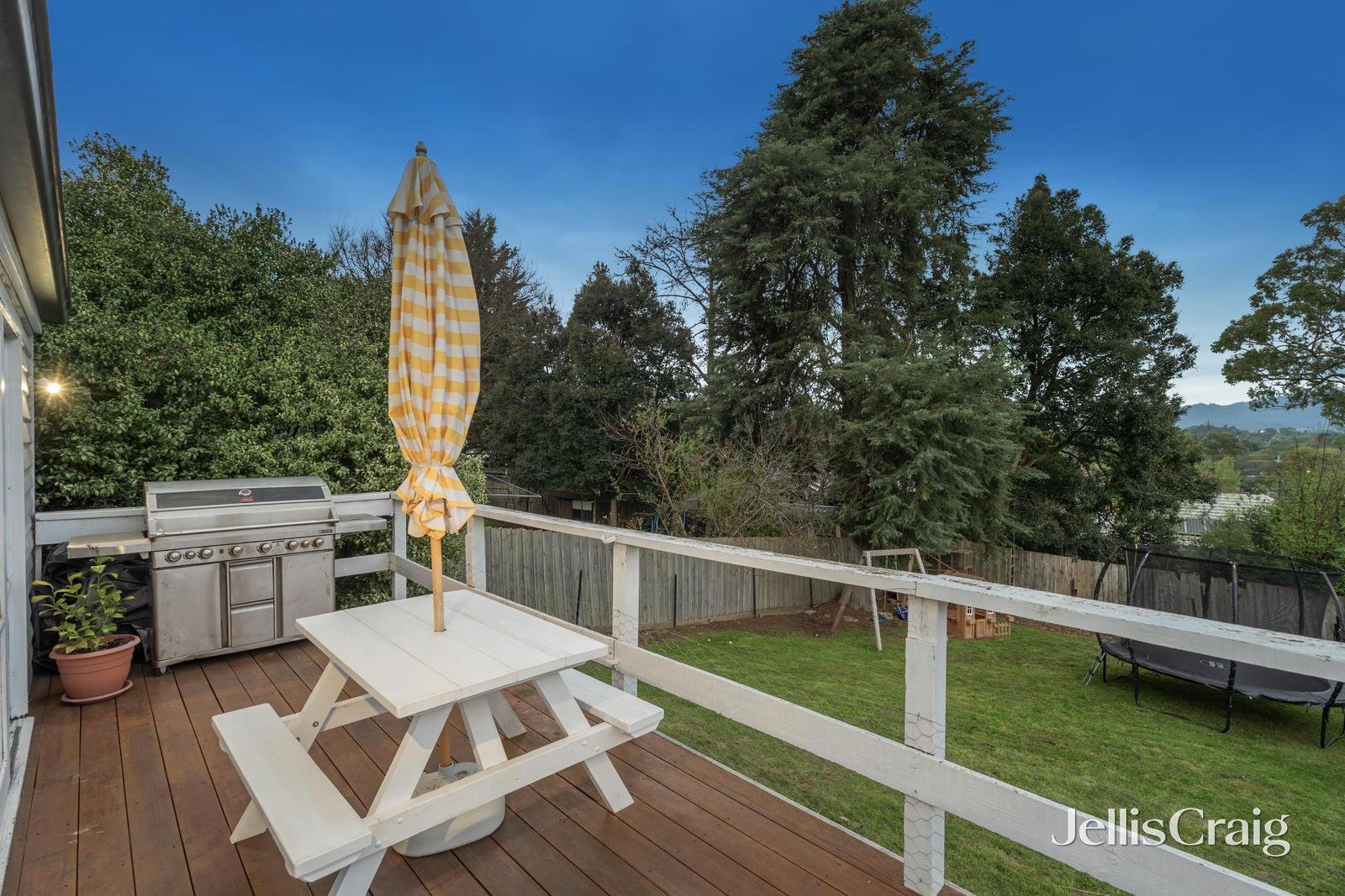 24 Pleasant Rise, Croydon South image 9