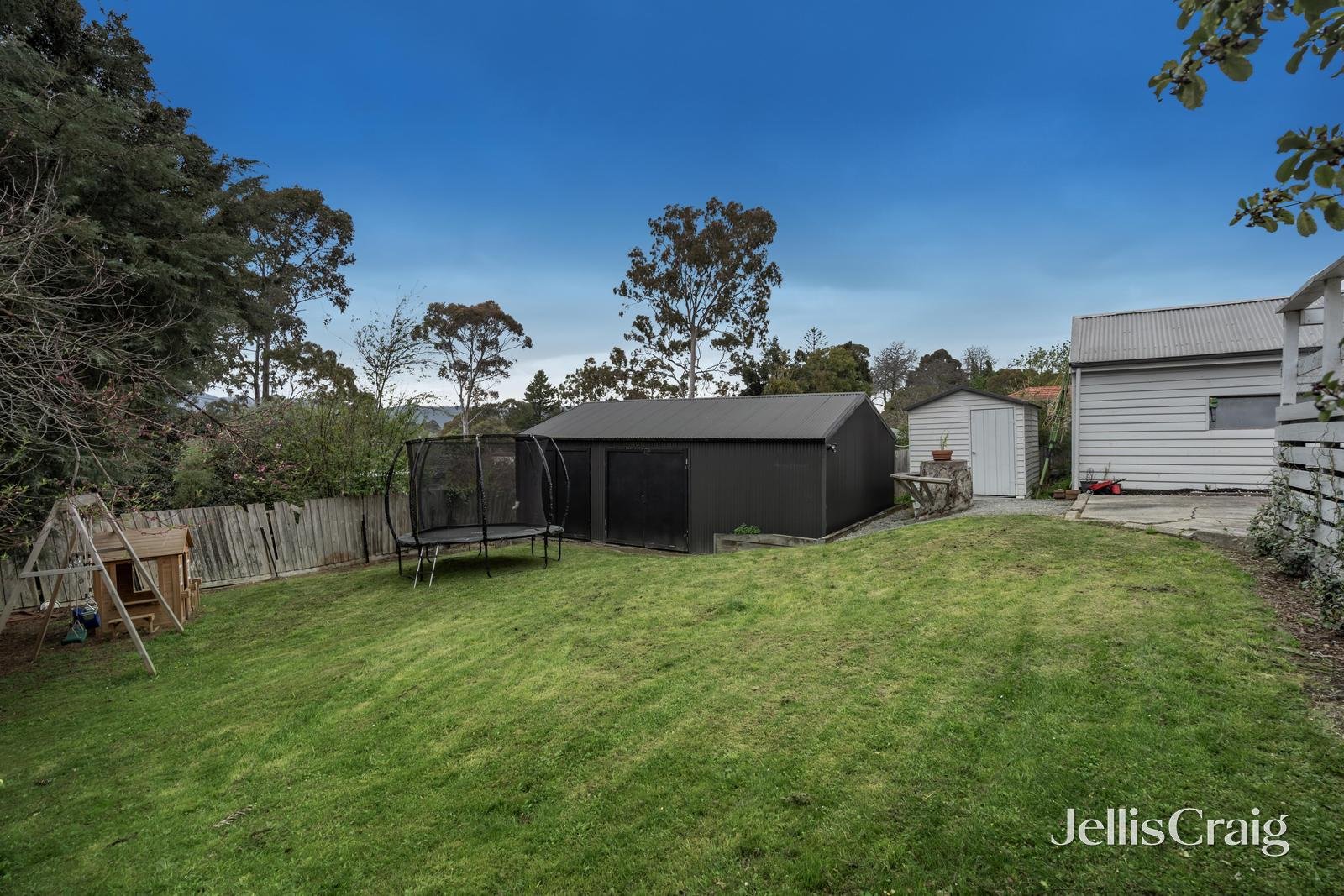 24 Pleasant Rise, Croydon South image 10