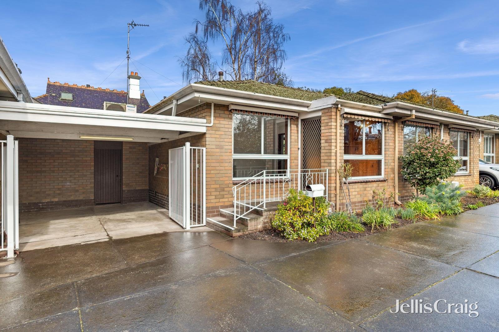 2/4 Pleasant Street South, Newington image 1