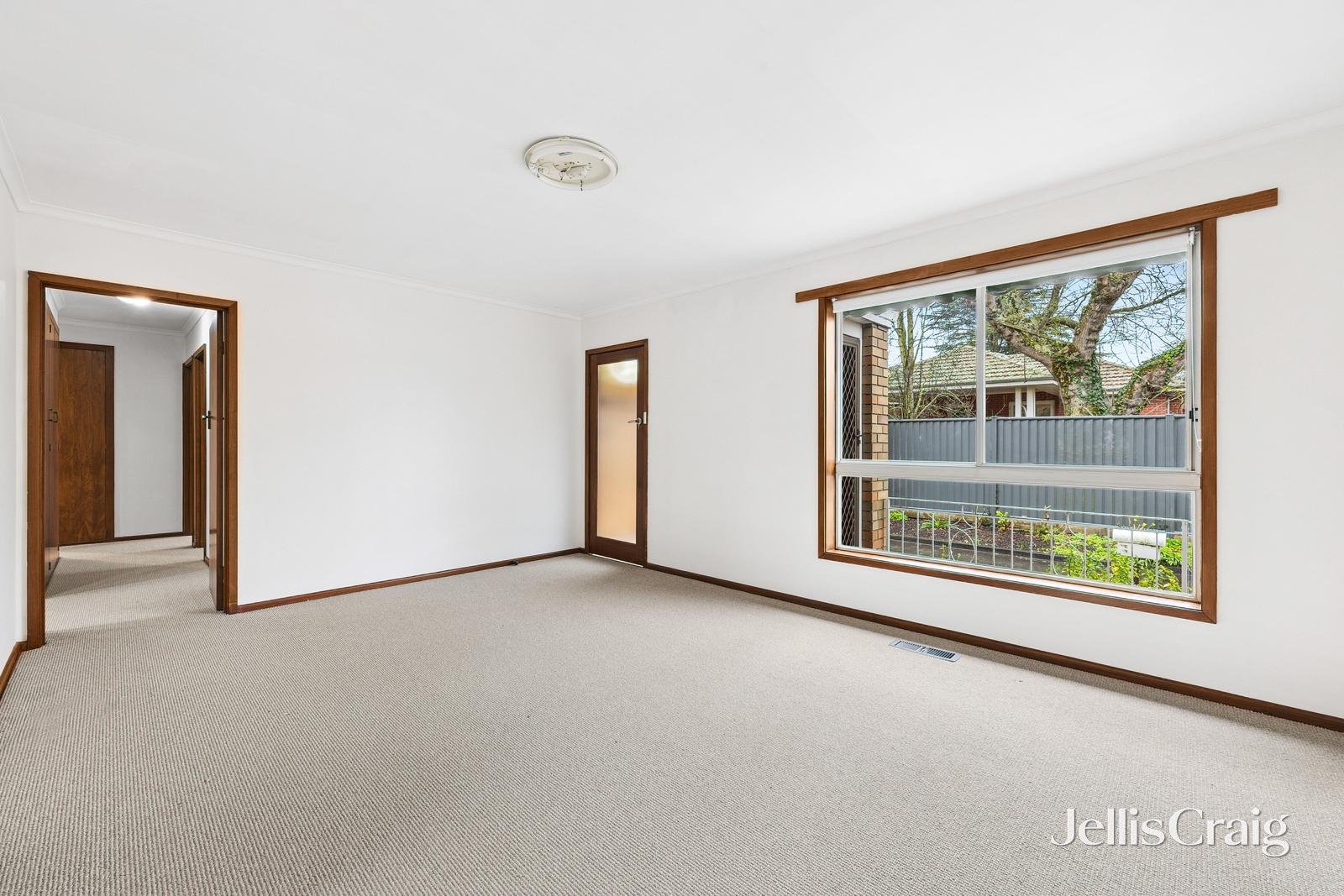 2/4 Pleasant Street South, Newington image 3