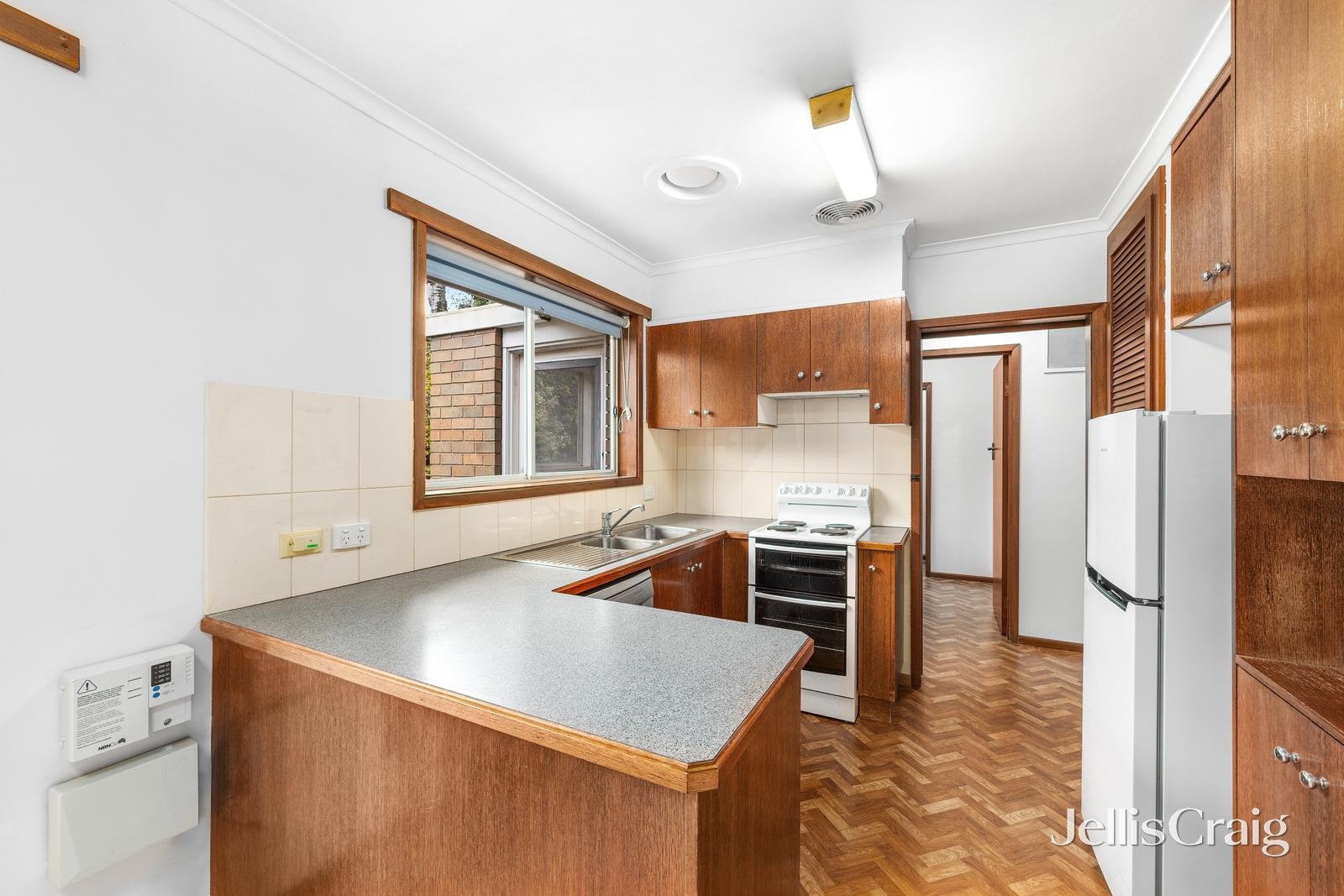 2/4 Pleasant Street South, Newington image 7