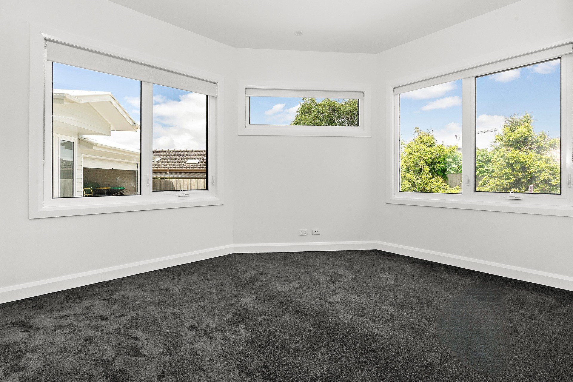 2/4 Plummer Court, Mentone image 5