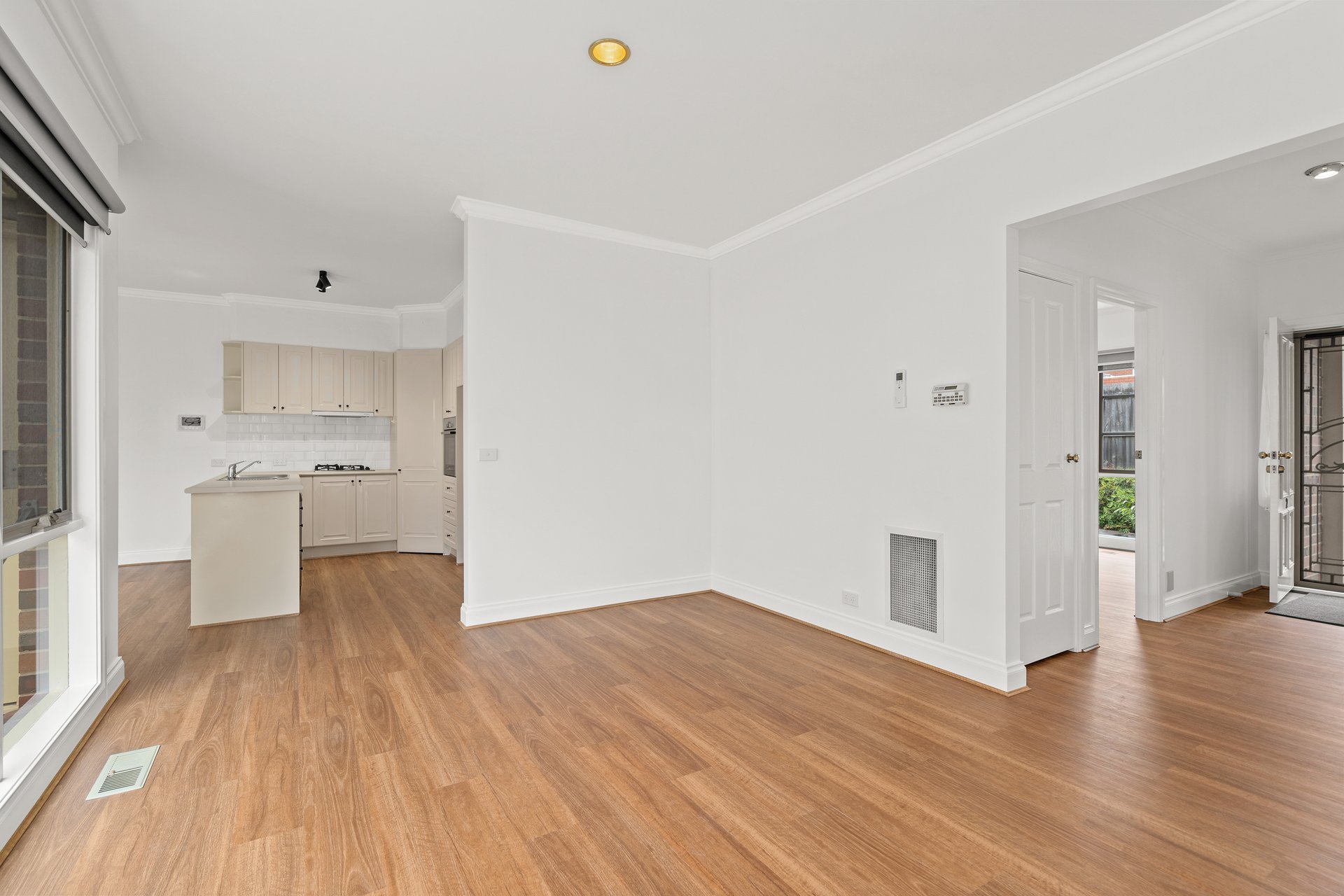 2/4 Pretoria Street, Deepdene image 2