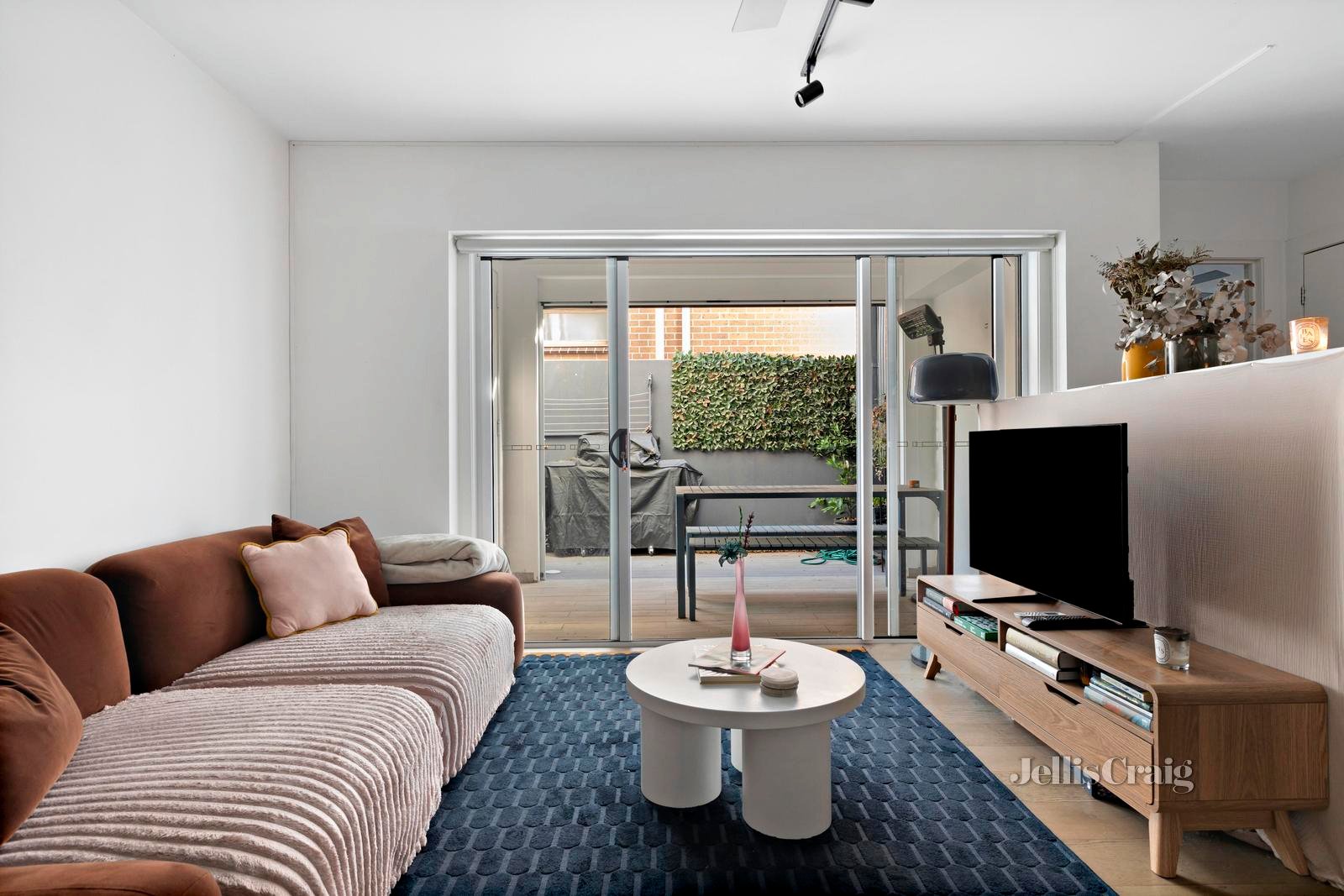 2/4 Pridham Street, Kensington image 2