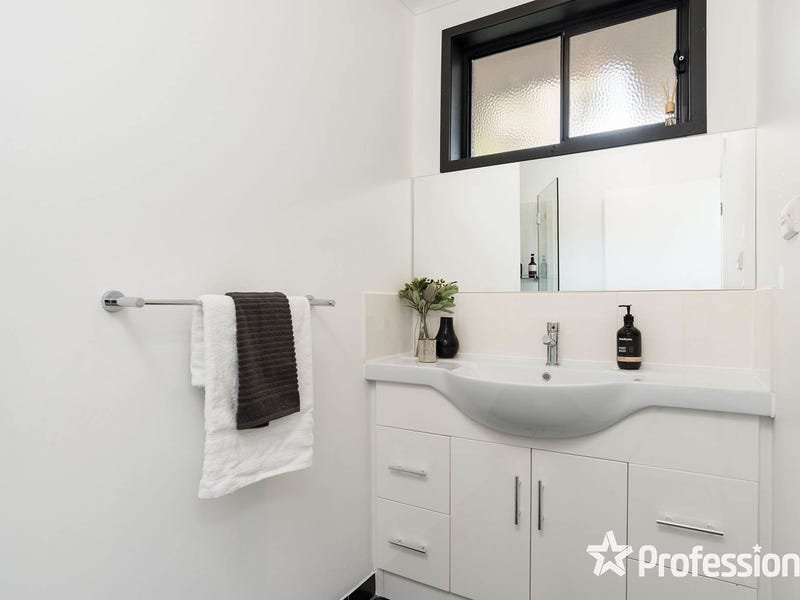 24 Priestley Crescent, Mount&nbsp;Evelyn image 13
