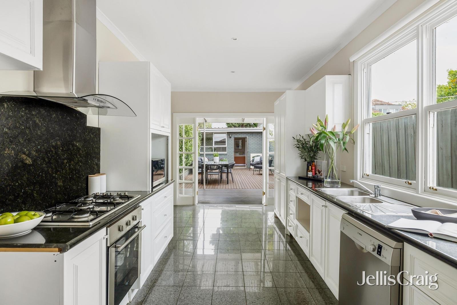 24 Railway Avenue, Armadale image 4