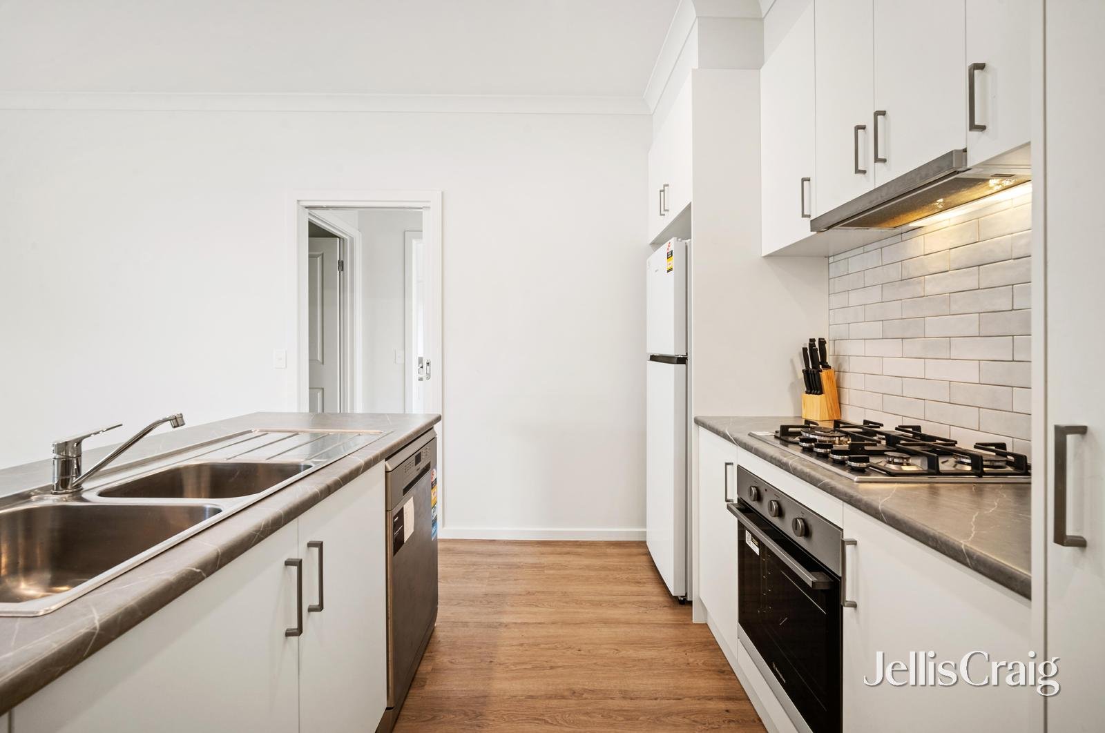 2/4 Rance Road, Delacombe image 2