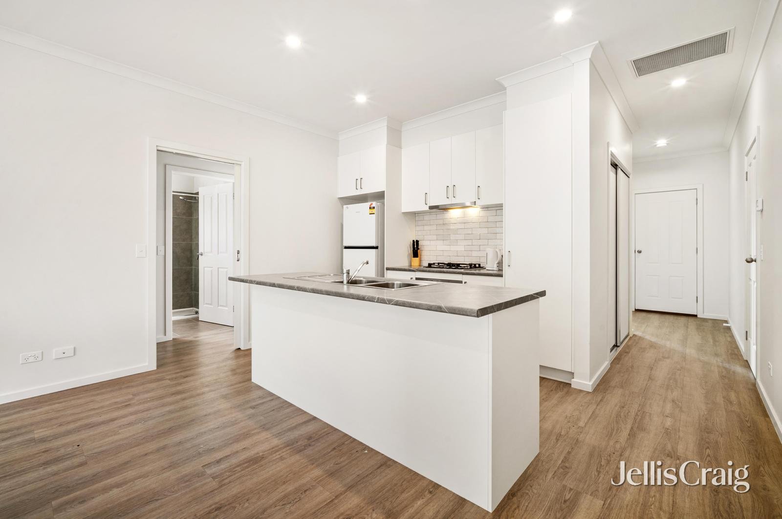 2/4 Rance Road, Delacombe image 3