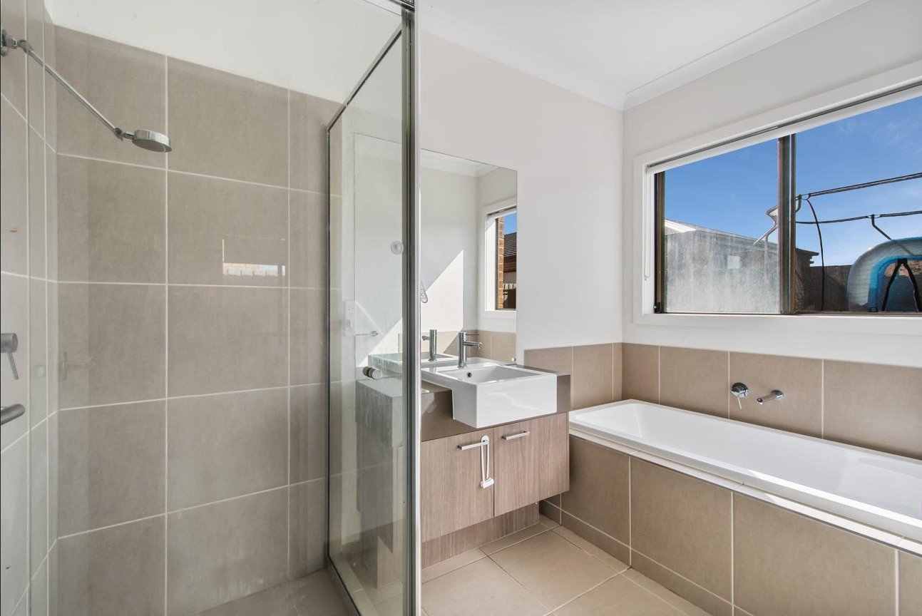 24 Ravenhurst Circuit, Cranbourne North image 7