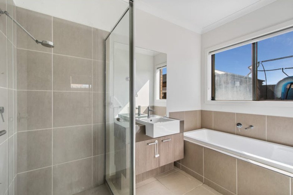 24 Ravenhurst Circuit, Cranbourne North image 7