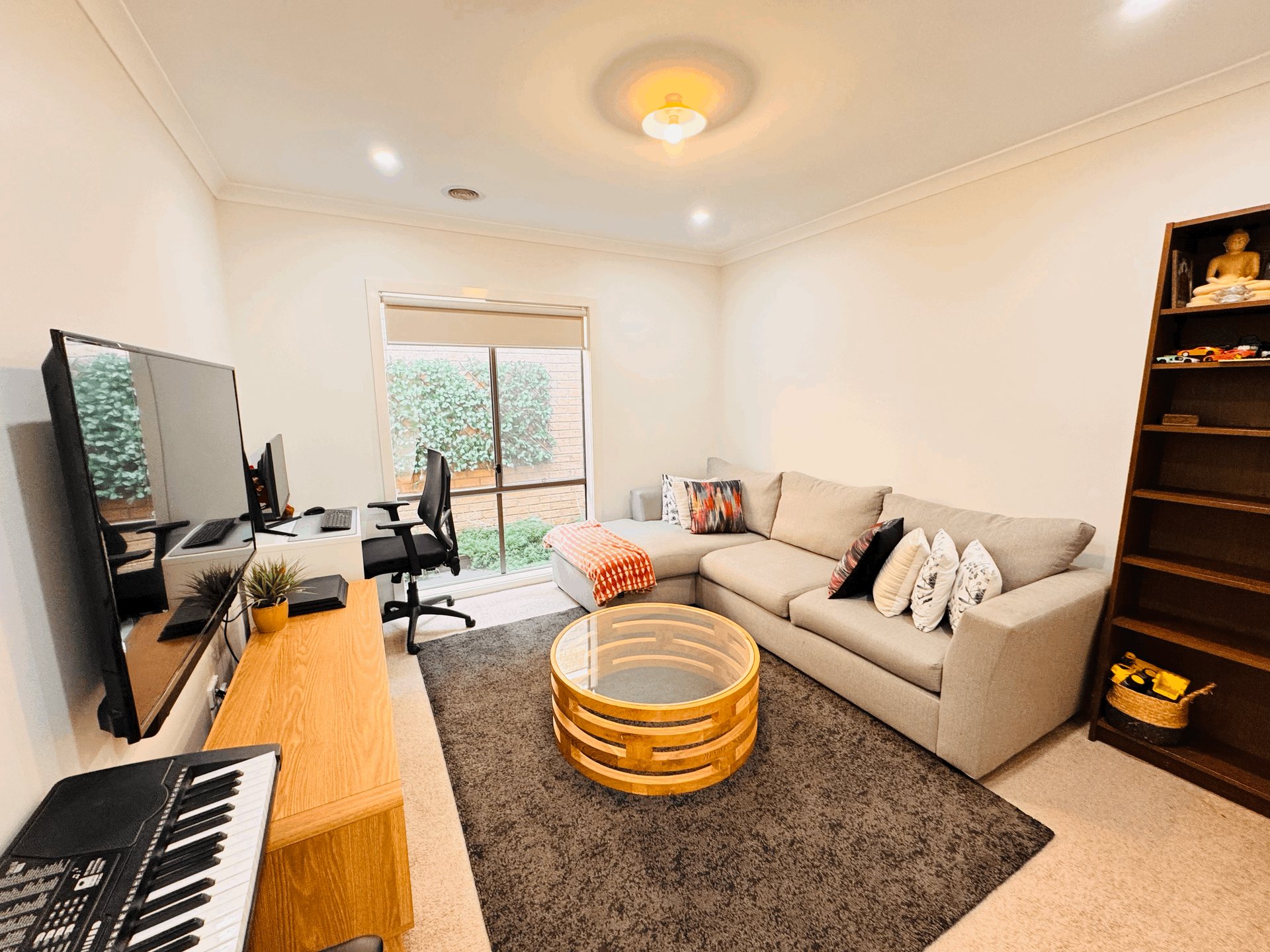 24 Ravenhurst Circuit, Cranbourne North image 7