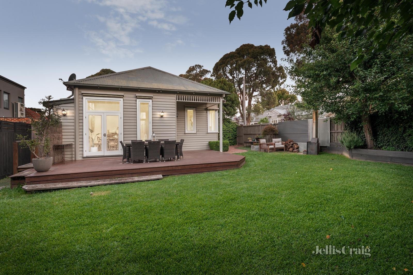 24 Redvers Street, Surrey Hills image 8