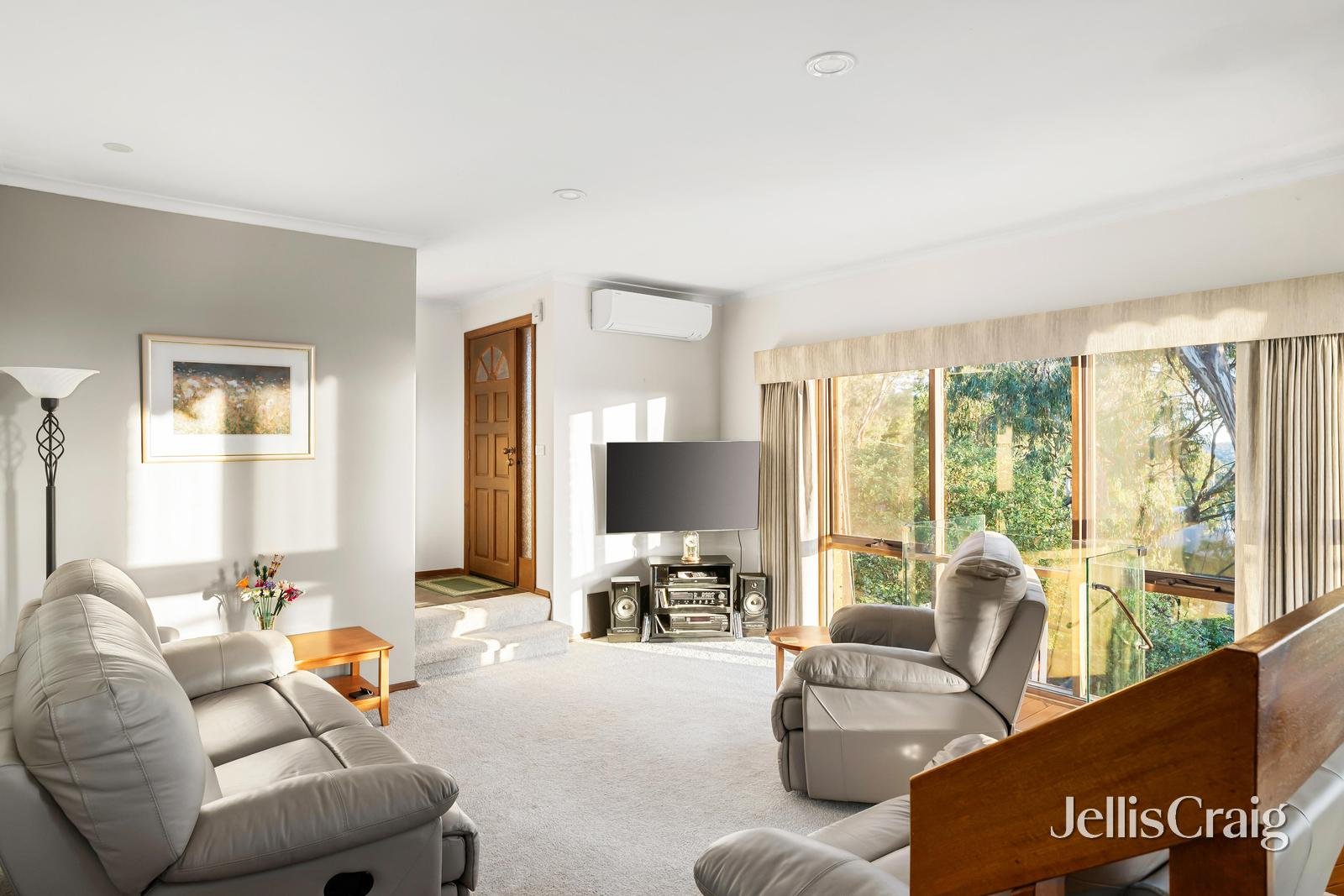 24 Renshaw Drive, Eltham image 4