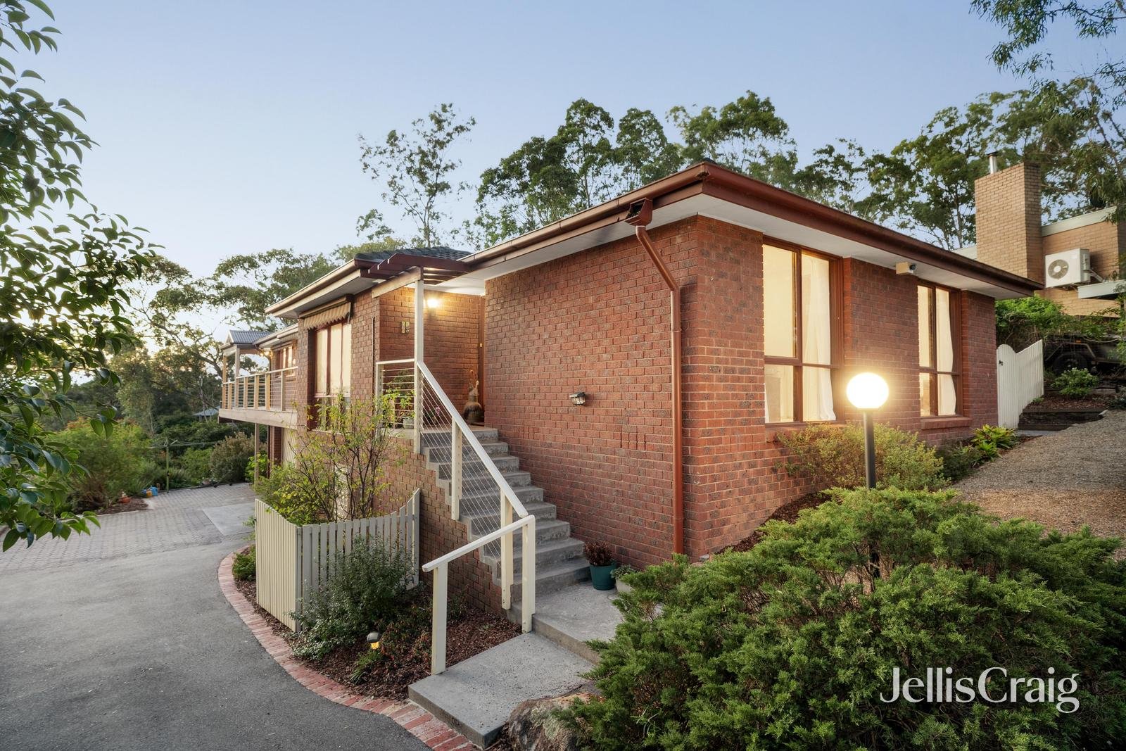 24 Renshaw Drive, Eltham image 13