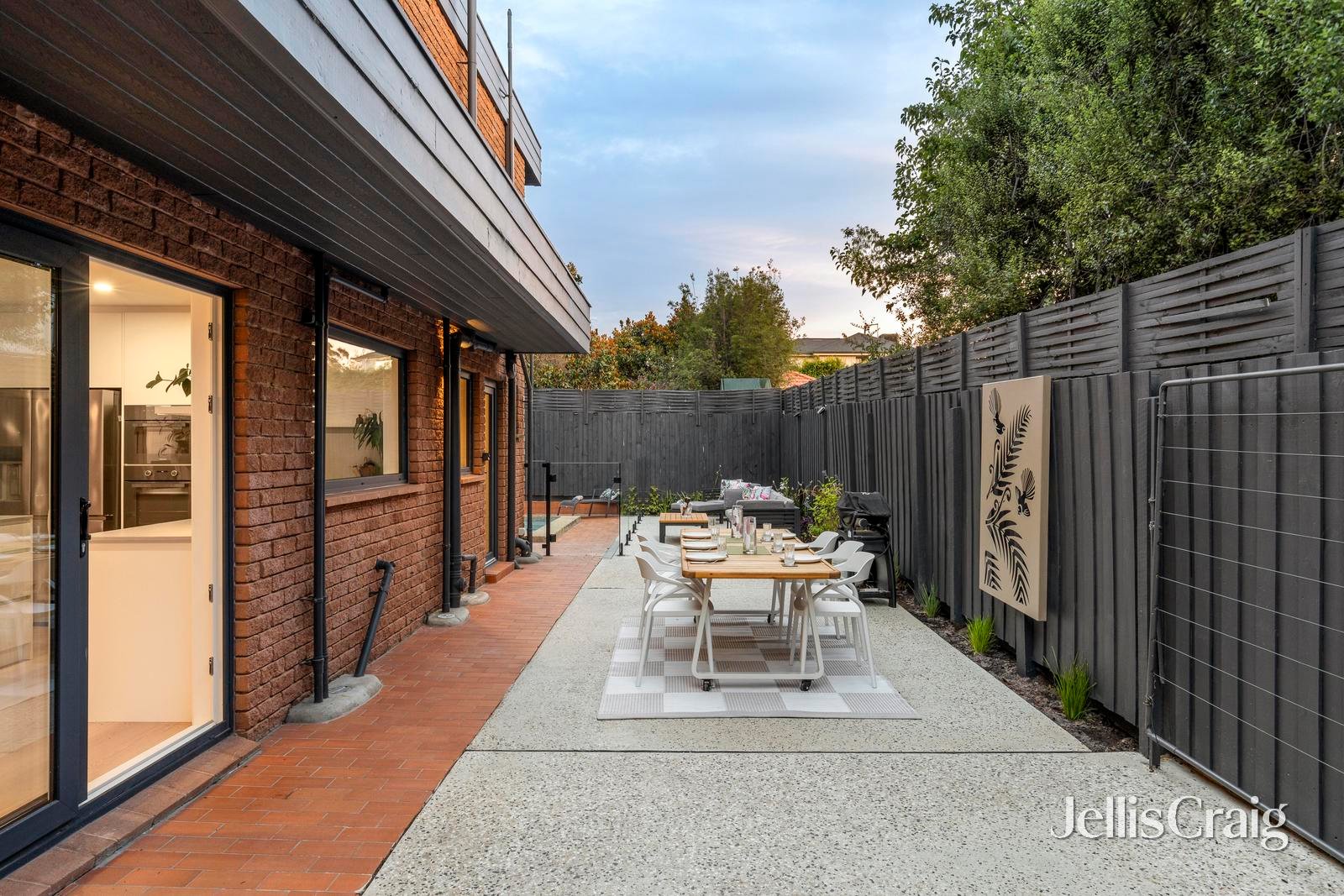 24 Retreat Road, Hampton image 12